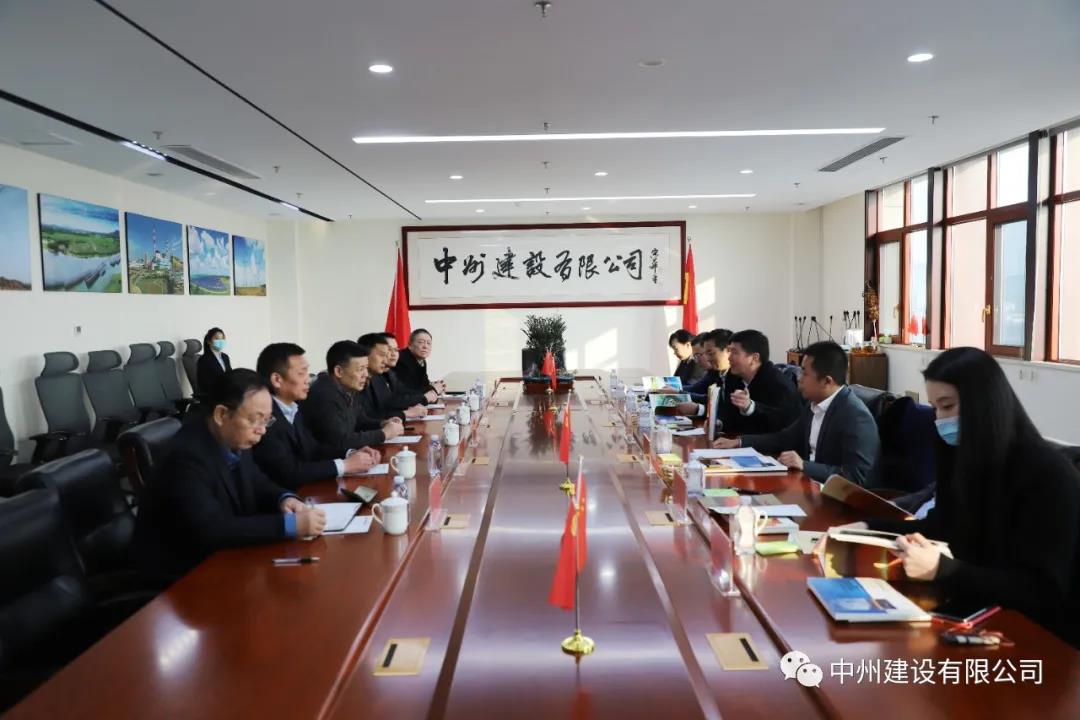 大唐河南清洁能源有限责任公司总经理王永民、金年会官方体育登录入口集团国内营销中心副总经理韩明刚一行到我司参观考察